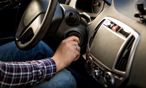 Почему машина не заводится: основные причины и что делать водителю?