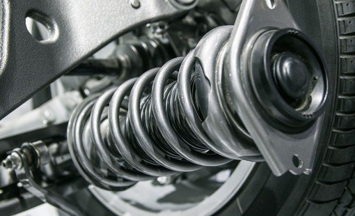 Когда менять амортизаторы: признаки износа, которые влияют на безопасность